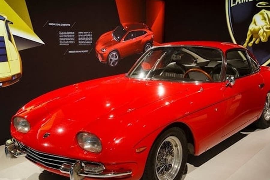 Bologna: Lamborghini Museum Guided Tour + Entry Ticket, Santagata Bolognese