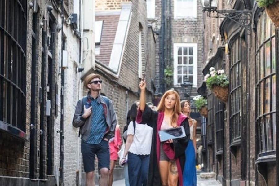 London: Harry Potter Film Sites Tour + Ghosts of London Combo Tour, at Harry Potter Tours