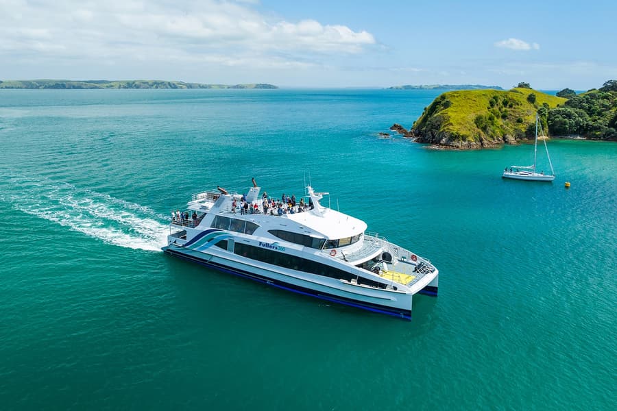 Western Explorer: Waiheke Island Hop-on Hop-off Bus Tour with Optional Ferry Transfers, Auckland