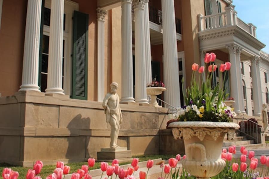 تور عمارت بلمونت, at Belmont Mansion, Nashville
