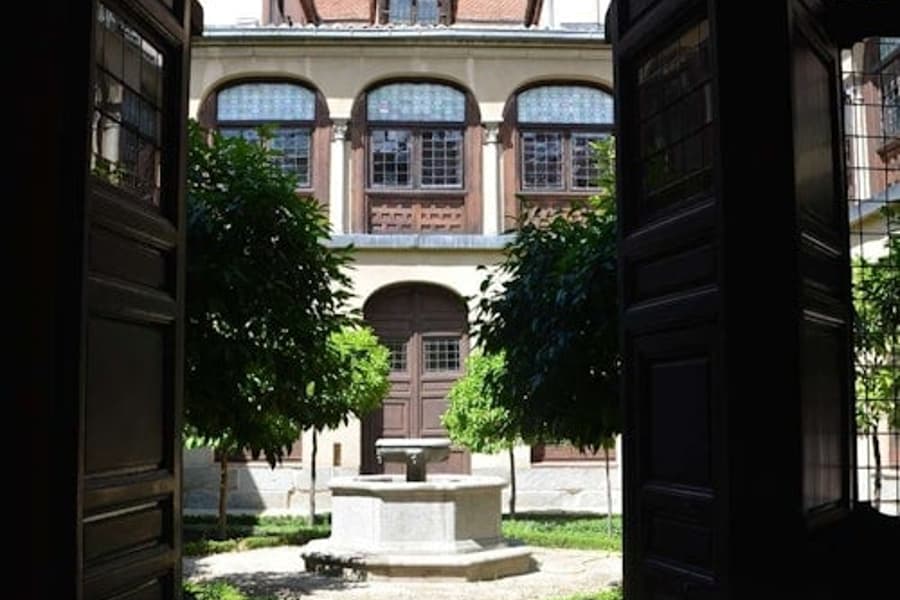 صومعه لاس دسکالساس ریالس مادرید: ورود بدون صف + تور راهنما, at Convent of Las Descalzas Reales, Madrid