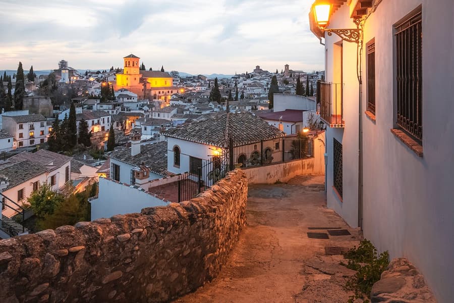 Tour Guiado Noturno de 2 Horas por Albaicin e Sacromonte, at Pl. de Sta. Ana, Granada