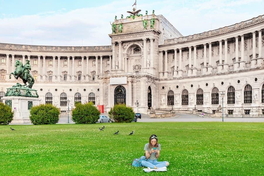 Bảo tàng Sisi: Tour Hướng dẫn Bỏ qua Hàng Đợi Hofburg & Khu Vườn, Vienna