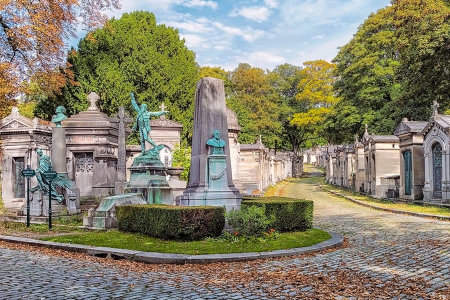 Père Lachaise Cemetery Famous Graves Private Guided Tour, at Alexandre Dumas Metro