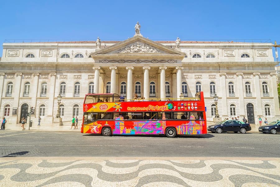 Stadtrundfahrt: Hop-On-Hop-Off-Bustour durch Lissabon mit optionaler Bootstour, at Lisbon, Lisbon and Sintra