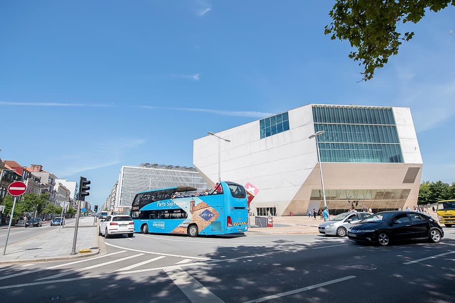 Tour en Autobús Turístico de Globo Amarillo: Recorrido de Subida y Bajada en Dongdaemun, Porto
