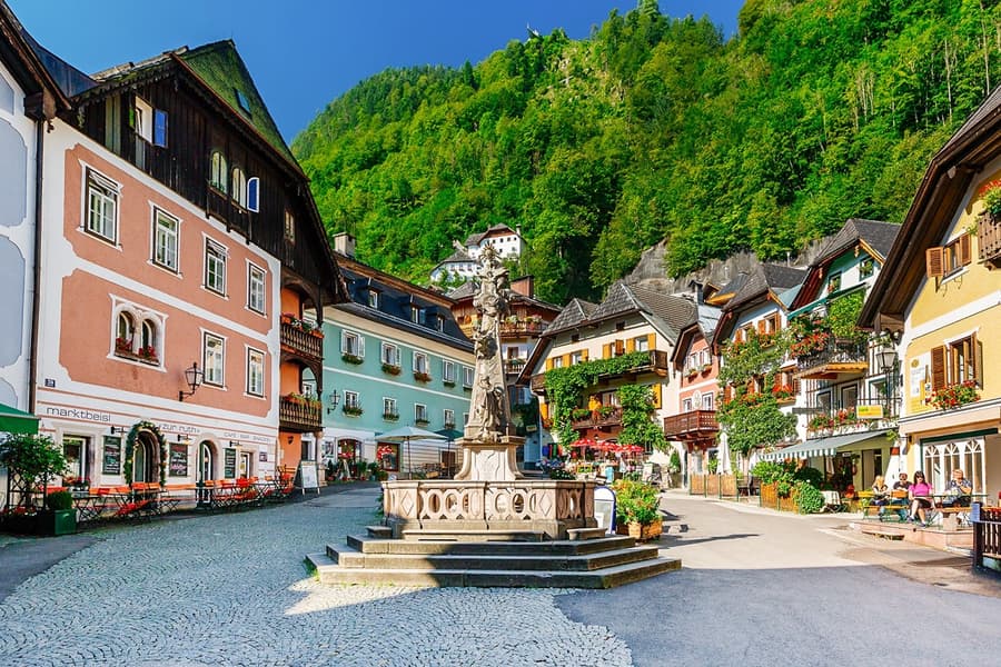 From Vienna: Hallstatt Day Trip by Bus
, Vienna