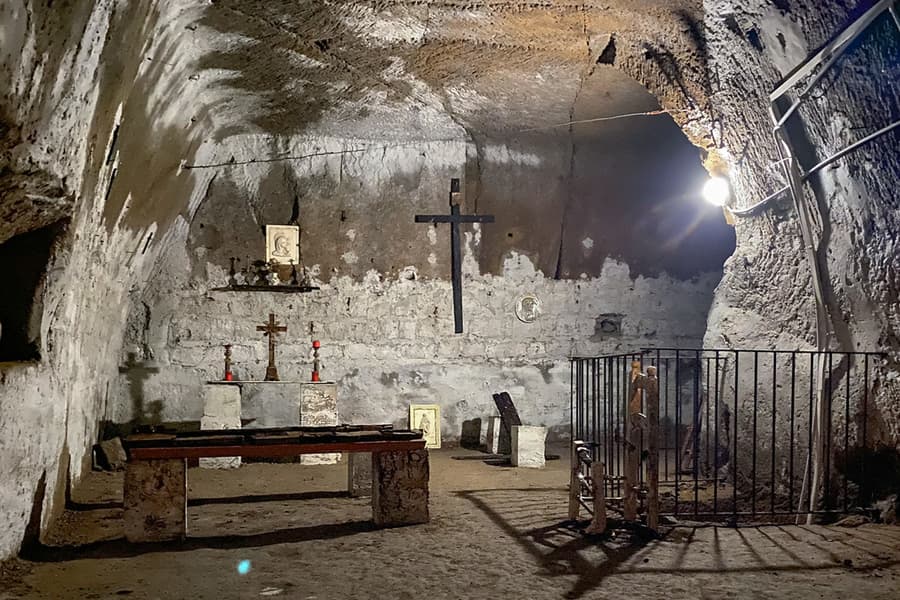 Spanish Quarters Underground: Guided Tour, Pompeii and Naples