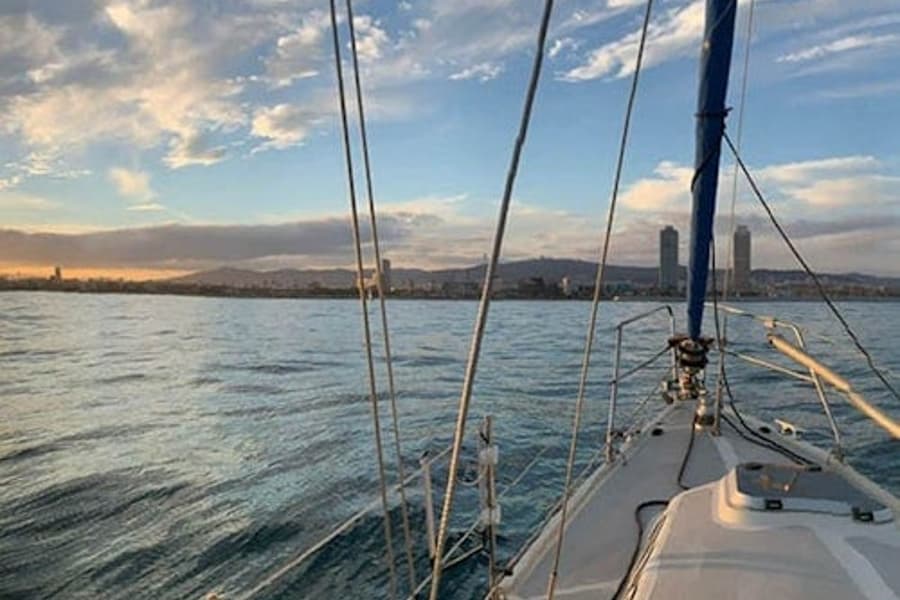 Barcelona: 2 Hour Boat Trip + Drinks, at Barcelona Boat Trips