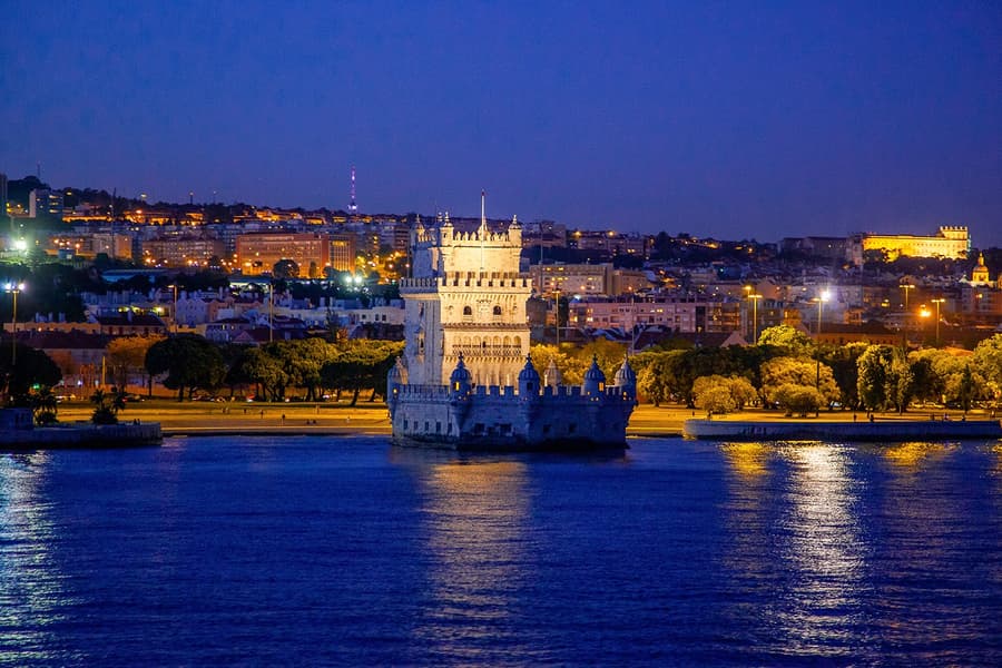 2-Hour Night Cruise of Lisbon, at Doca do Bom Sucesso