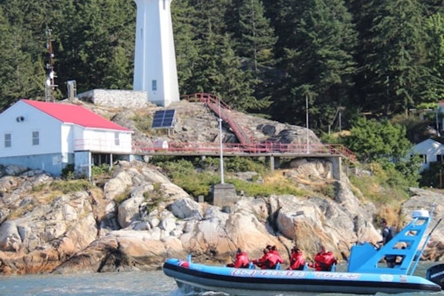 Vancouver: Sightseeing Bus & Boat Tour with Granville Island Market