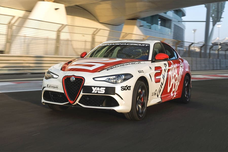 Alfa Romeo Giulia Quadrifoglio passageroplevelse på Yas Marina Circuit, at Yas Marina Circuit, Abu Dhabi