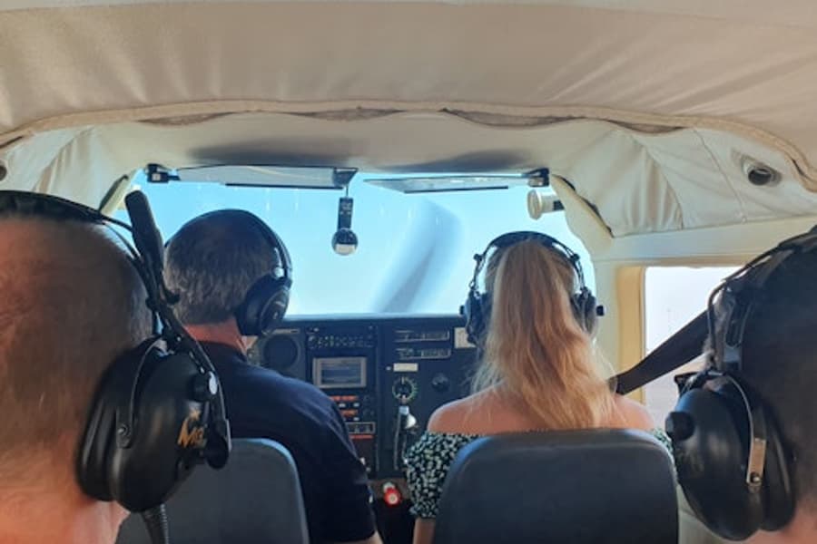 Great Barrier Reef: Reef Hopper Flight Tickets