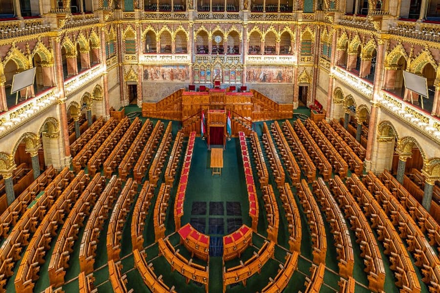 Hungarian Parliament Audio Guided Tour, Budapest