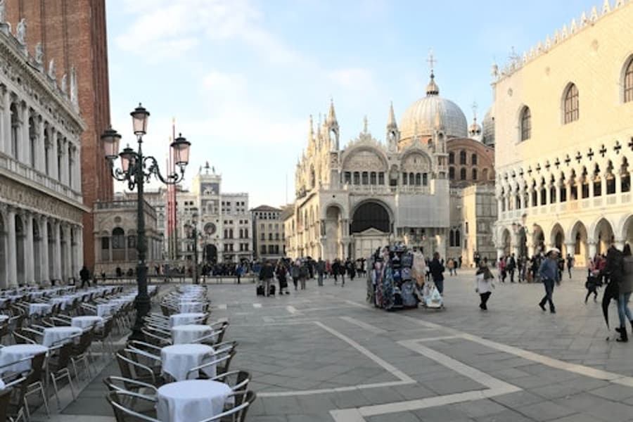 Venice Experience: Full-Day Guided Trip from Lake Garda, Sirmione