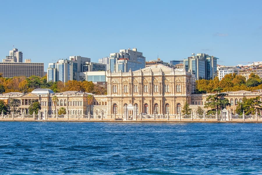 Crociera Turistica sul Bosforo in Yacht con Bevande Analcoliche e Snack, Istanbul
