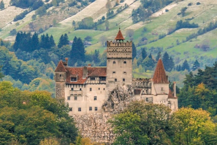 பிரான் கோட்டை மற்றும் பெலெச் கோட்டை பூக்கரேஸ்டிடன், at Bran Castle, Bran