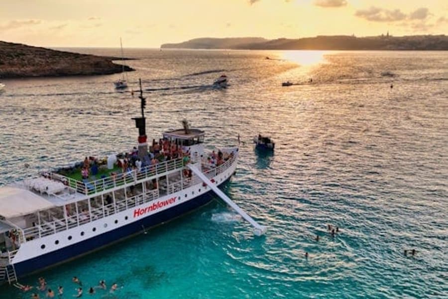 Blue Lagoon: Sunset Cruise, Ghajnsielem