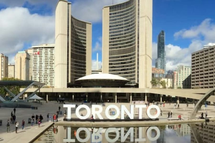 Toronto: Small Group City Tour + Hotel Pickup, Toronto