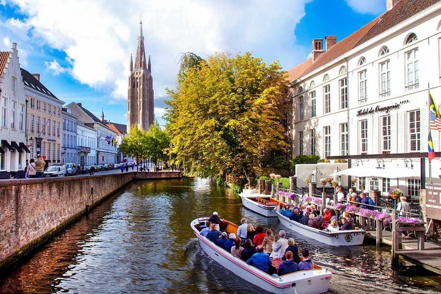 From Brussels: Bruges & Ghent Tour with Cruise & Chocolate Tasting, Brussels