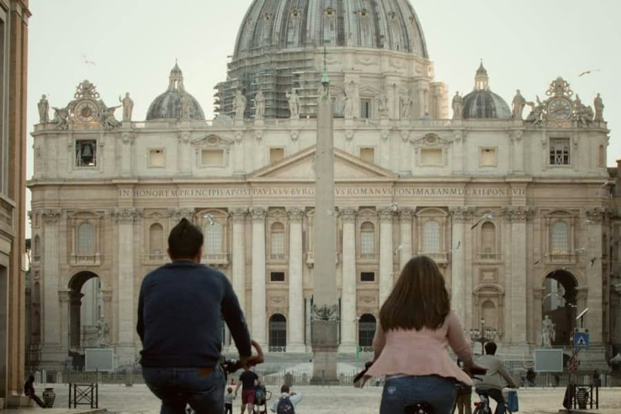 Rome: Electric Bicycle Rental in Piazza Venezia, at Rome Bike rentals