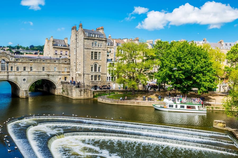From London: Windsor Castle, Stonehenge & Bath Guided Tour with Access to Roman Bath, London