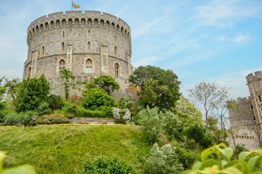Windsor Castle: Morning Tour from Victoria Coach Station tickets at Windsor Castle Day Trips from London