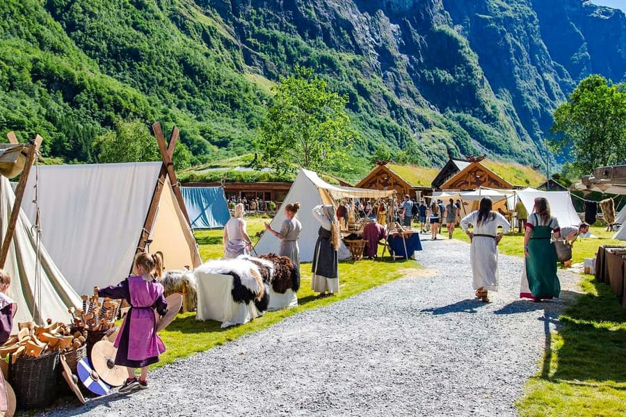 From Bergen: Day Trip to Viking Village & UNESCO Fjord Cruise with Lunch, Bergen