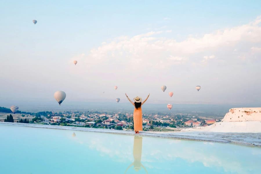 From Antalya: Pamukkale Hot Air Balloon Flight with Lunch, Antalya