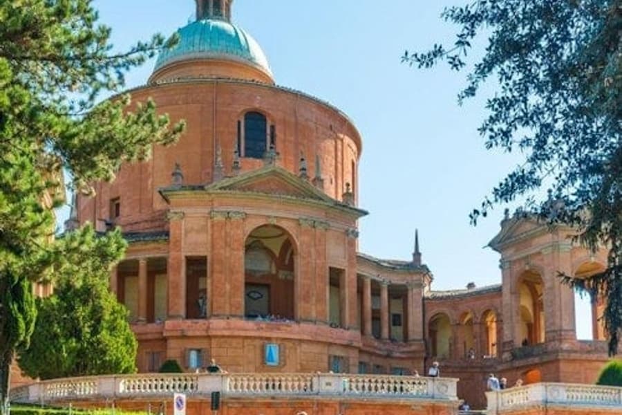 San Luca Express and Local Tasting, Bologna