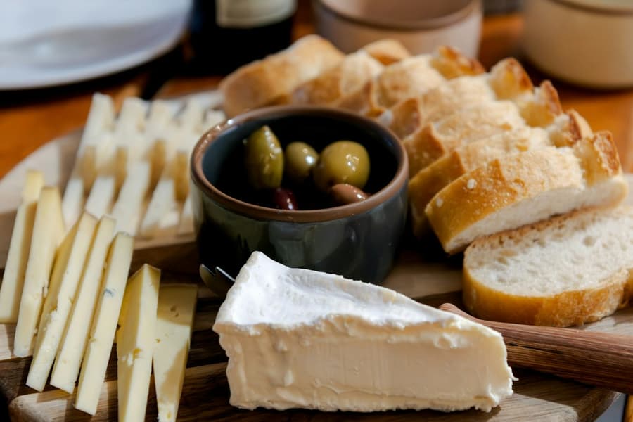 Seattle: Wine, Bread, Cheese & Chocolate Tour, at Food Tours in Seattle, Seattle
