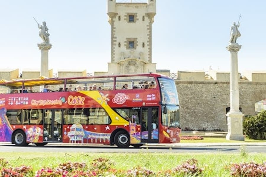 Autobús Turístic Hop-on Hop-off Sharjah, at Cádiz Bus Tours, Cadiz