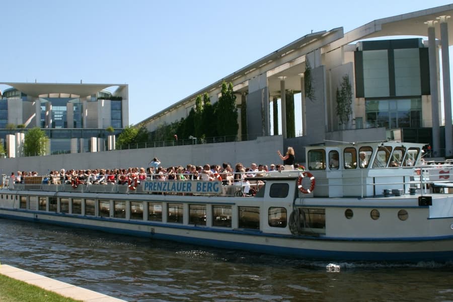 Berlin: 1-Hr Historical Sightseeing Cruise from Old Stock Exchange, at Berlin Sightseeing Cruises