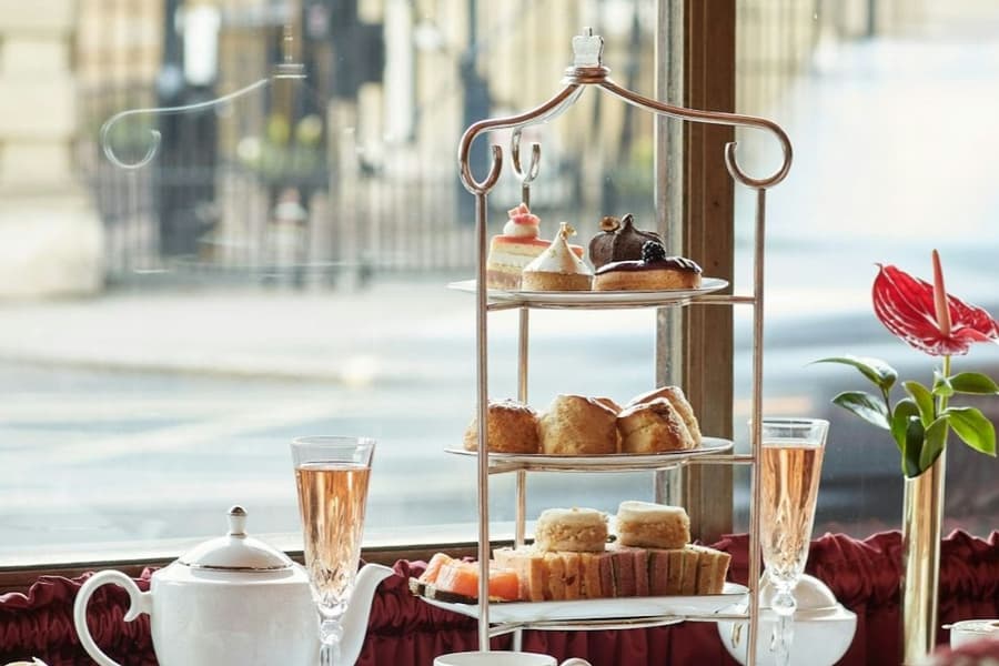 London: Royal Tour with Afternoon Tea, at London Royal Tours