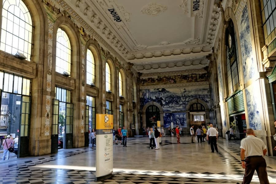 Porto: Private Tour with Dutch Guide, at Porto City Tours
