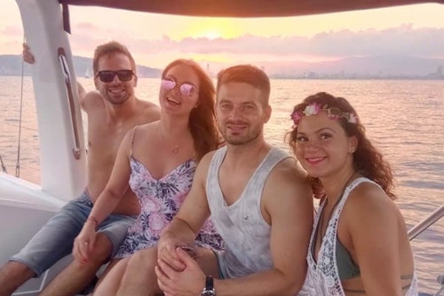 Barcelona: Sunset Sailing Tour + Drinks