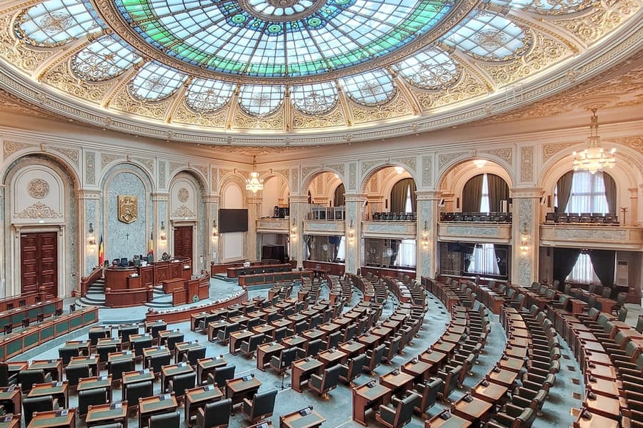 Palatului Parlamentului Bukarest: Biljetter med snabbinträde och guidad tur, at Senate of Romania, Bucharest
