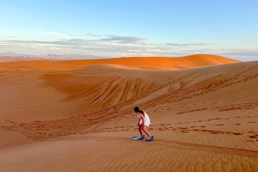 Abendliche Wüstensafari über rote Dünen & BBQ-Abendessen mit optionaler Quad-Tour, Dubai