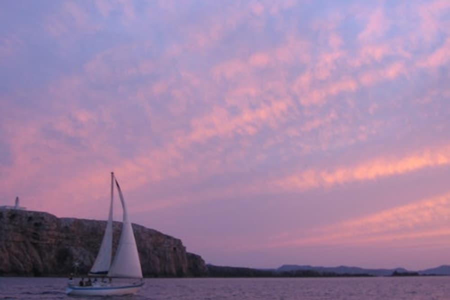 பே ஒப் ஃபோர்னல்ல்ஸ்: முழு நாள் விசுத்தப்பீடம் பயணம், at Day Trips from Menorca, Fornells