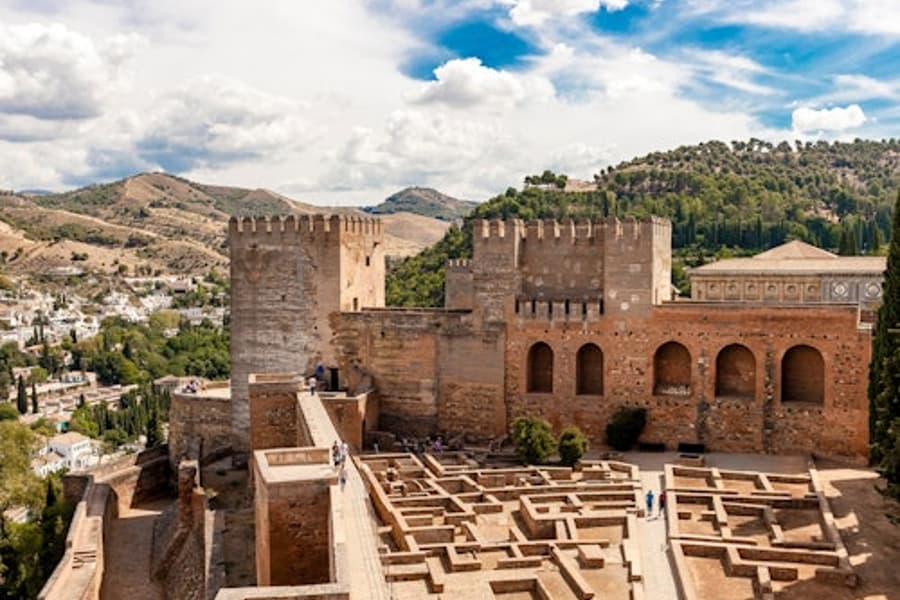 Alhambra & Nasrid Palaces: Guided Tour + Skip The Line Ticket, at Alhambra, Granada
