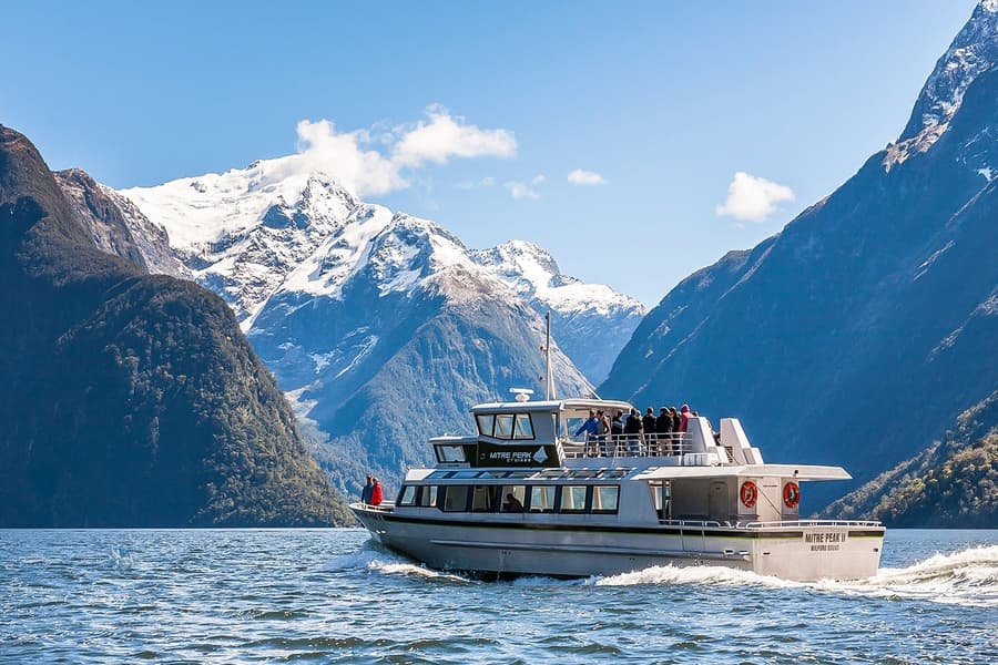 From Queenstown: Milford Sound Premium Small Group Tour with Cruise & Lunch, Queenstown