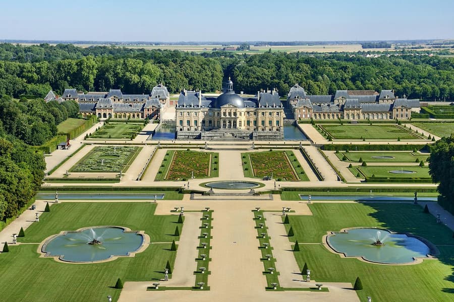 From Melun: Vaux-le-Vicomte Day Trip with Chateaubus Shuttle, at Vaux-le-Vicomte