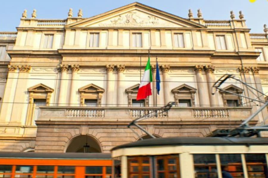 Milan: 24-Hr Flash Pass with Duomo Rooftop, Public Transport & Attractions, at Milan City Cards