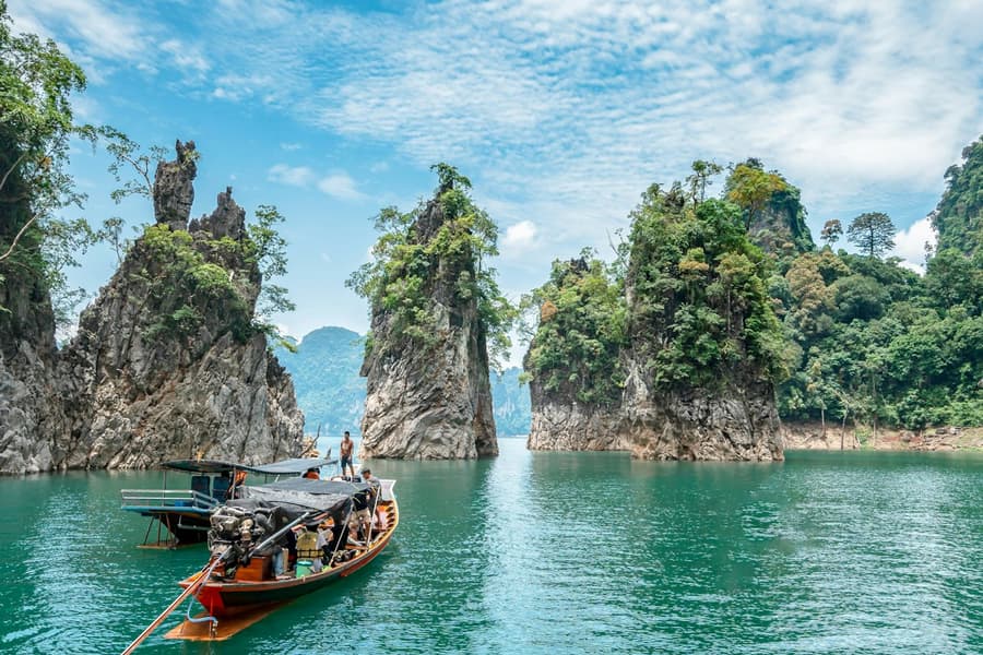 Cheow Larn Lake: Guided Tour from Khaolak + Bamboo Raft Ride + Lunch, Krabi