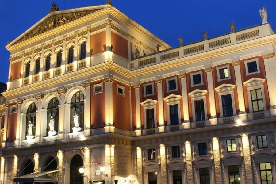 Vienna: Panoramic Evening Bus Tour, at Vienna Bus Tours