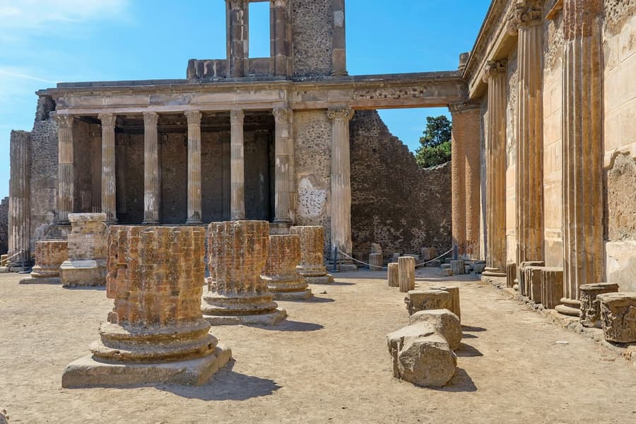 Pompeii & Mount Vesuvius: Guided Tour + Wine Tasting from Naples, at Vesuvius Day Trips from Naples