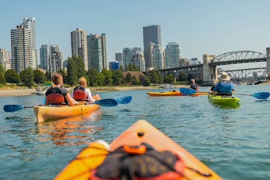 Vancouver: 3-Hr Guided Kayak Sightseeing Tour + Coffee on the Beach