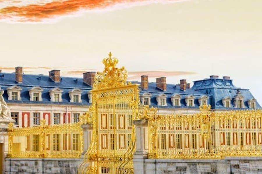 Palais de Versailles & Jardins : Domaine de Trianon + Visite Guidée, at Palace of Versailles, Versailles