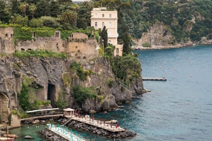 Shuttle from Naples Airport to Sorrento and the Sorrento Peninsula, at Naples Airport Transfers