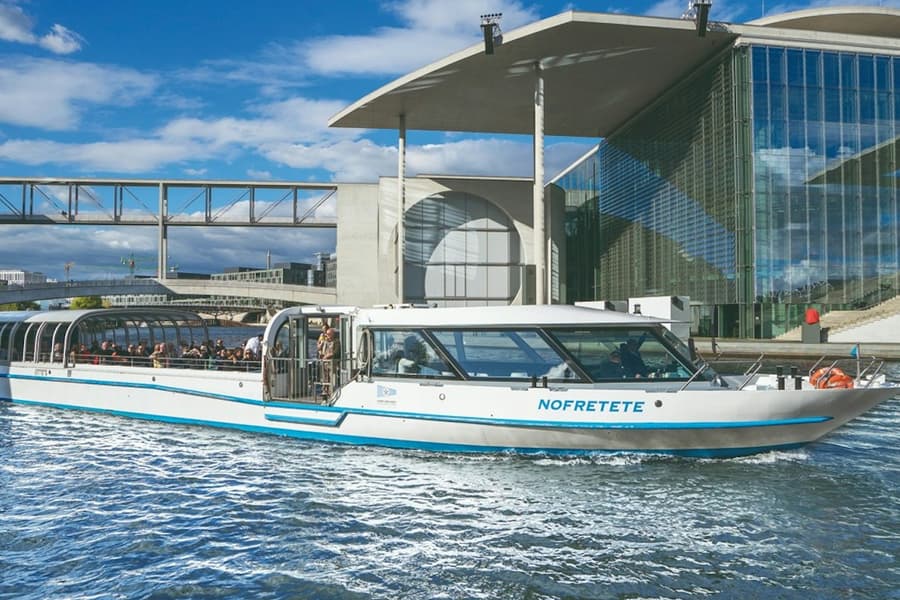 Berlin: 3.25-Hour Bridges Boat Tour Ticket, at Berlin Sightseeing Cruises